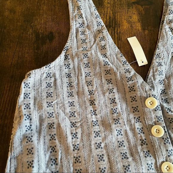Jacquard Stripe V-Neck Button Back Sleeveless Top - Picture 6 of 11